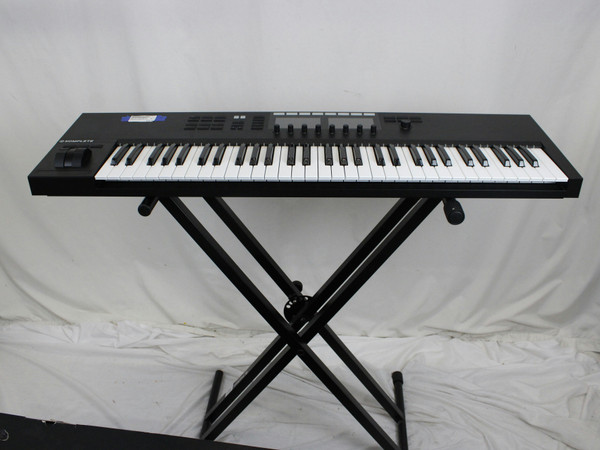 Used Yamaha MX61 MUSIC SYNTHESIZER W AC 61-Key Synthesizer