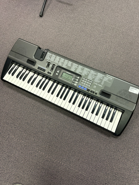 Used Yamaha PSR-260 Keyboards 61-Key Keyboards