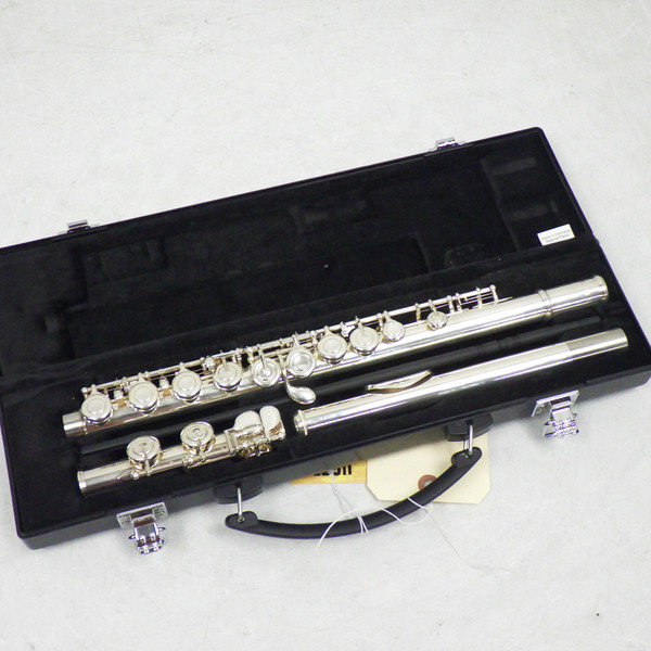 Used Yamaha 221 FLUTE WITH CASE Flutes Flutes