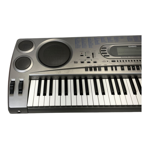 Used Casio WK-220 76-Key Keyboard 76-key