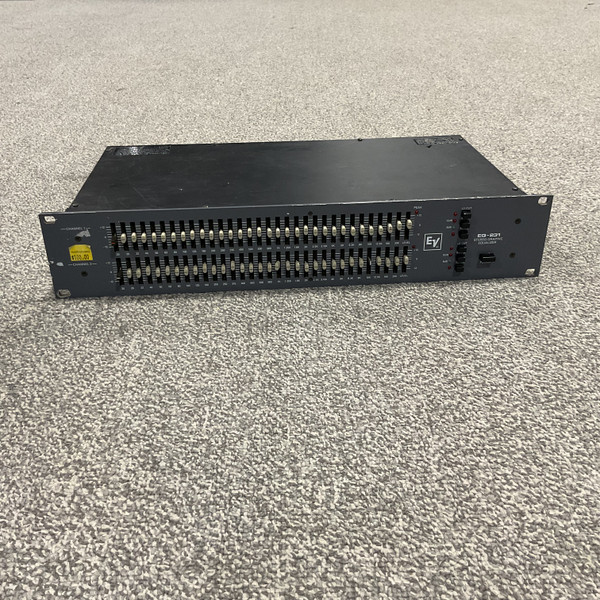タイムセール プロフェッショナル EQ イコライザー ヤマハ Q1027 USED YAMAHA Q1027 Graphic Equalizer Model Professional Series