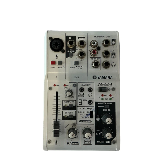 Used Yamaha MG8/2FX W/18.5VDC Compact Mixer