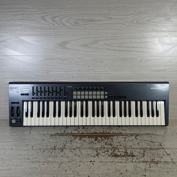 Used Novation LAUNCHKEY 61 MKII 61-Key Controller 61-Key