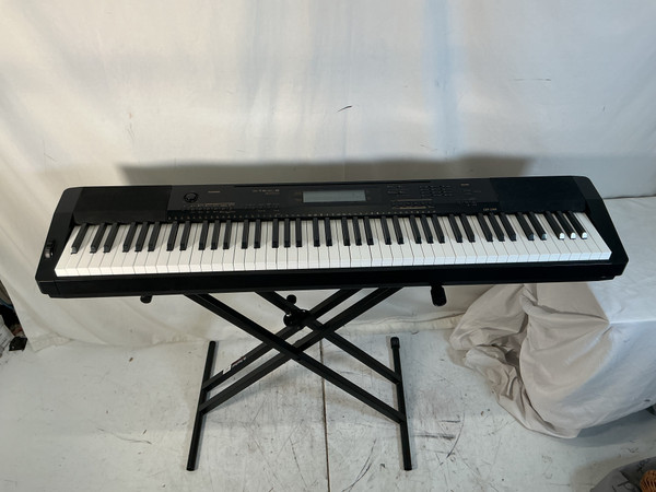 Used Yamaha DGX-505 PORTABLE GRAND 88-Key Keyboard 88-key