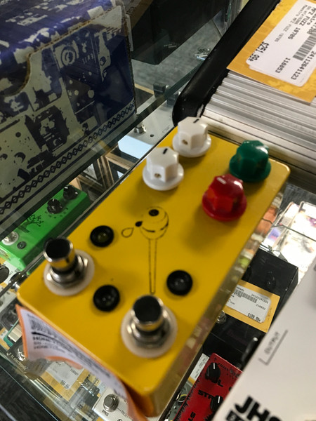 Used MATTHEWS EFFECTS THE CONDUCTOR Tremolo Pedal