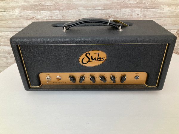 mic マッカス&amp;デイヴィジョーンズ&amp;バルボッサ&amp;ピンテル&amp;ラゲッティ Eclipse 36401 4-Channel Old School Car Amplifier 240W RMS