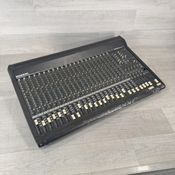 Used Yamaha MG24/14FX Mixing Console