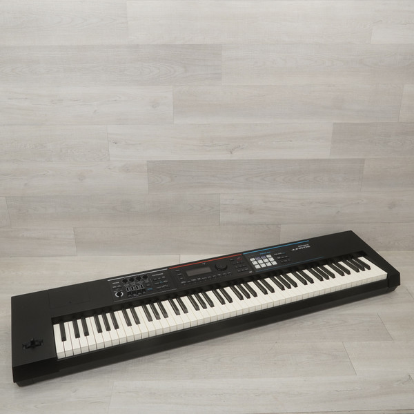 Roland　JunoDS88 roland-keyboards-and-synths-