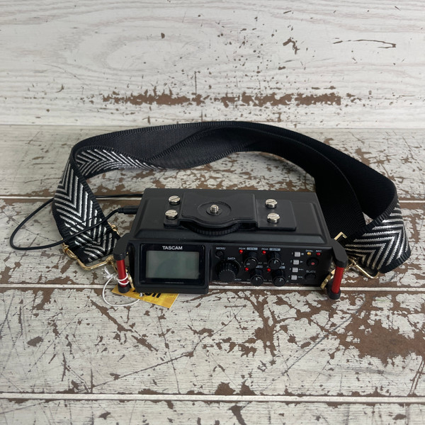 Used Zoom R8 Compact Recording Device