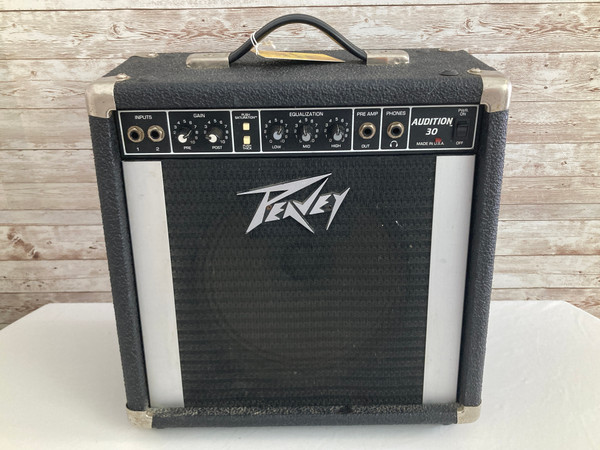 Used Zoom ZOOM FIRE-30 1 x 8 Solid State Amplifier 1 x 8
