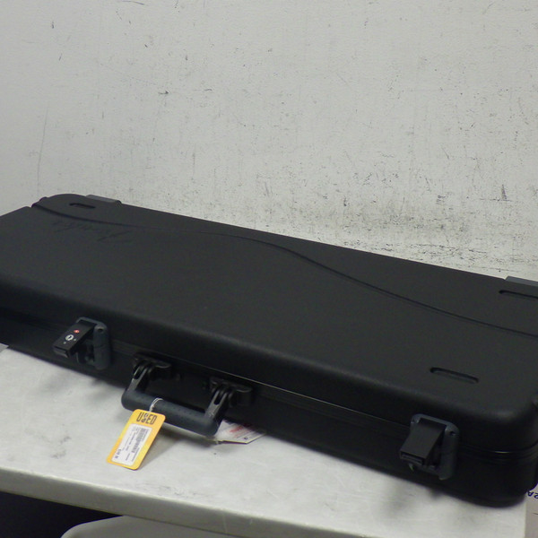Used Fender Deluxe Molded Bass Guitar Case
