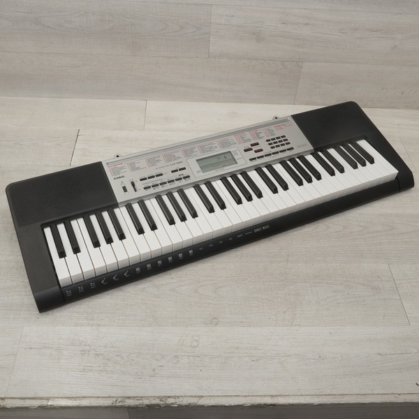 新品未使用品CASIO LK-265 ホワイト キーボード Casio LK-265 61-Key Lighted Portable Touch Sensitive