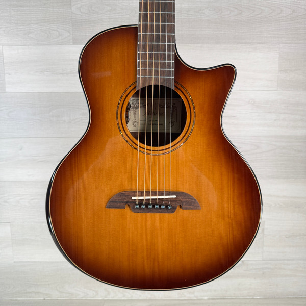 チェリー Ibanez 684/12 Concord 12-String Dreadnought Acoustic Cherry
