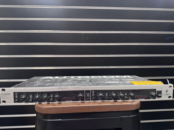 Used BEHRINGER MDX1400 AUTOCOM PRO Rack Compressor