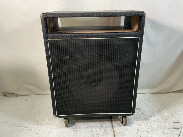 Used PEAVEY 115 BASS ENCLOSURE