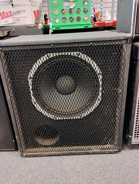 Used Fender BASSMAN 115 8OHM 500WPROGRAM 1 x 15 Bass Guitar