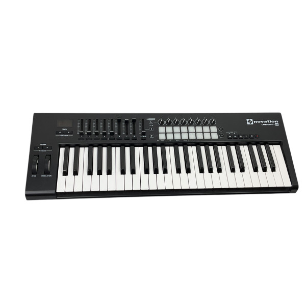 Used Novation LAUNCHKEY 49 MKIII 49-Key Controller 49-Key