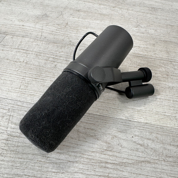 Used Sennheiser MD421 U-4 DYNAMIC MIC /BOX Dynamic Microphone