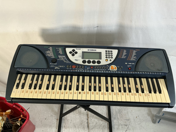 Used Yamaha YAMAHA PSR-E423 61-Key Keyboard 61-Key