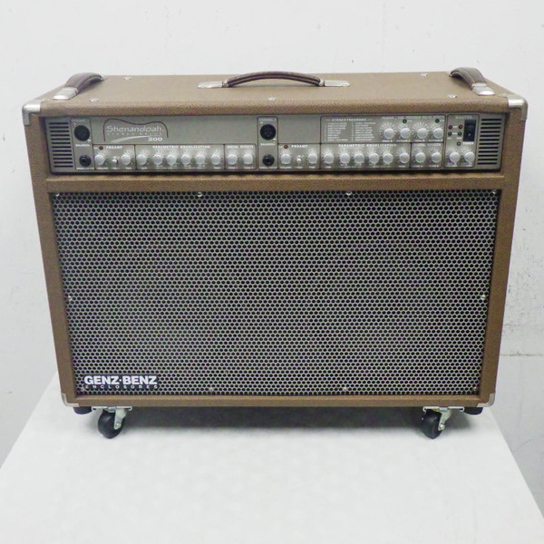 Used Yamaha VR6000 2 x 12 Solid State Amplifier 2 x 12
