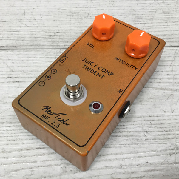 Used FAIRFIELD CIRCUITRY THE ACCOUNTANT COMPRESSOR Guitar Pedal