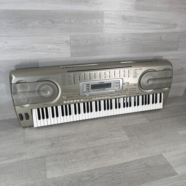 Used Casio WK-6600 76-Key Keyboard