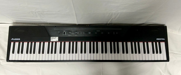 Used YAMAHA NP-30 PORTABLE GRAND