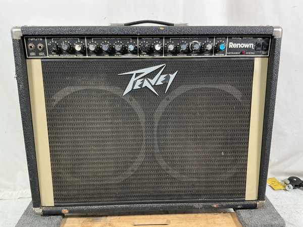 Used Peavey RENOWN 212 SOLO SERIES 2 x 12 Solid State Amplifier 2 x 12