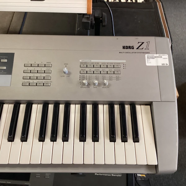 Used Korg TRITON EXTREME 61 WORKSTATION 61-Key Synthesizer 61-Key