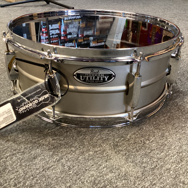 Used Pearl 14x5.5 EKS1455 Metal Snare Drum