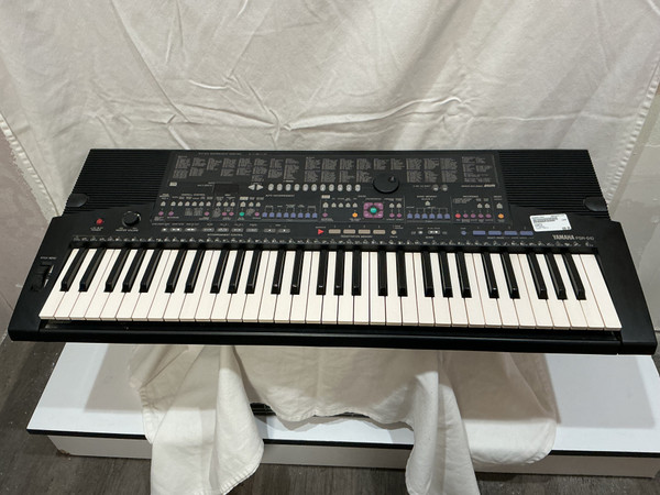 Used Yamaha PSR-E403 W/PWR 61-Key Keyboard 61-Key