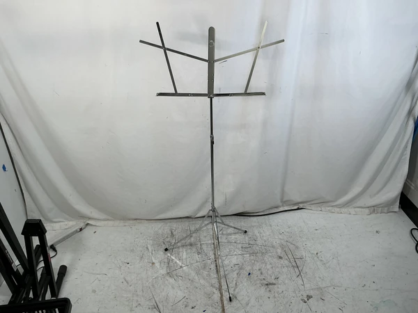 Used Titan FOLDING MUSIC STAND + BAG Band Instrument Stand