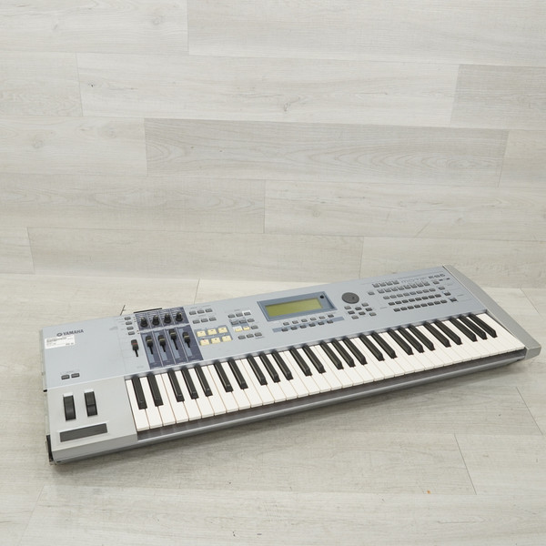 Used Roland JUNO-DS61 61-Key Synthesizer 61-Key