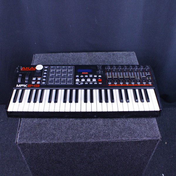 Used Akai MAX49 MIDI CONTROLLER 49-Key Controller 49-Key