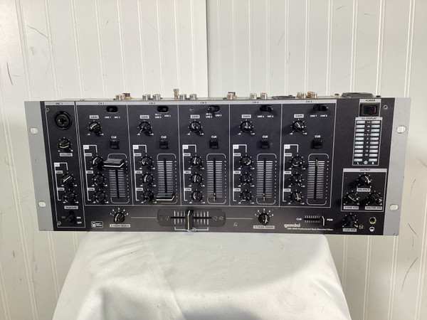 Used Behringer EUROPOWER PMH3000 Powered Mixer