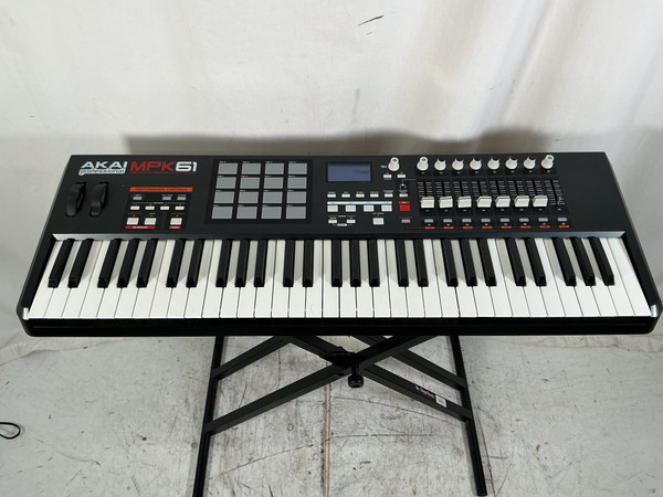 Used Akai ADVANCE 61 61-Key Controller 61-Key
