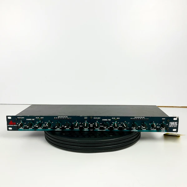 Used dbx 166XS - Compressor / Limiter / Gate