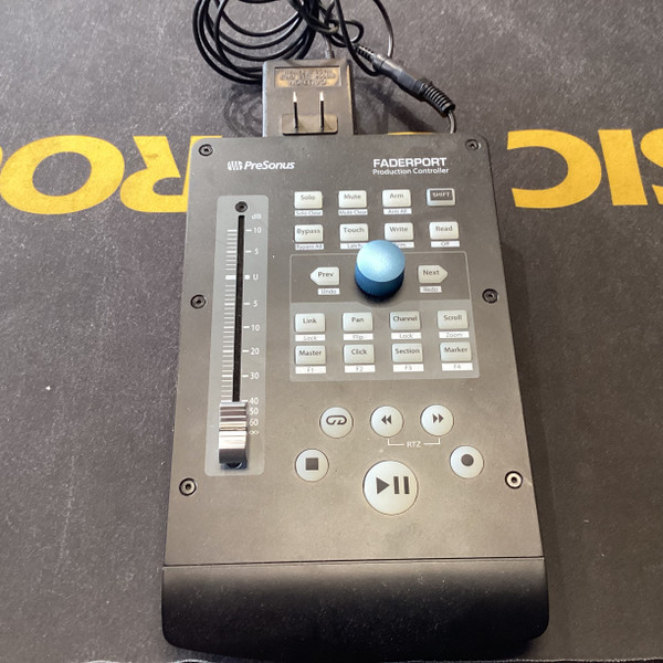 Used Behringer ULTRAGAIN DIGITAL ADA8200 Computer Interface 8+ A/D