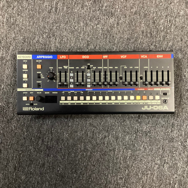 Used Roland SP-404SX W/9VDC Compact Synthesizer Compact