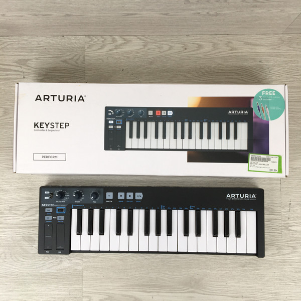 Used ARTURIA KEYSTEP 32 49 Key MIDI Controller