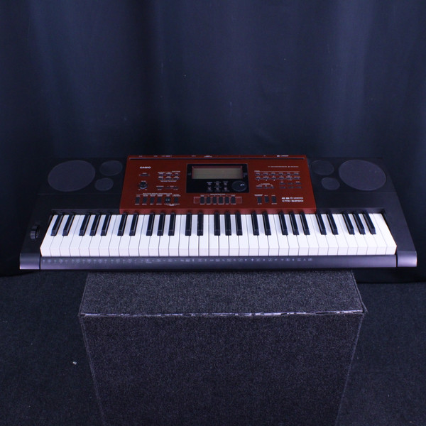 Used Casio CTK-7200 W/PWR 61-Key Keyboard 61-Key
