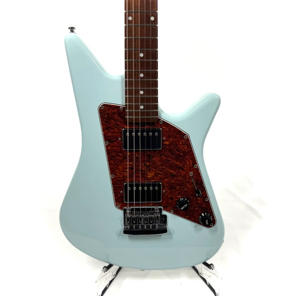 Used Line 6 VARIAX 600 Electric Guitar Blue 6-String