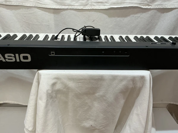 Used YAMAHA NP-30 PORTABLE GRAND