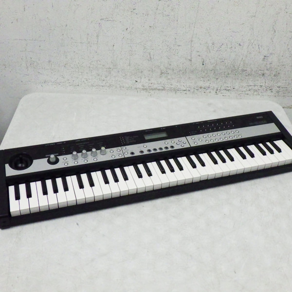Used KORG TRITON LE 61 Key Synthesizer