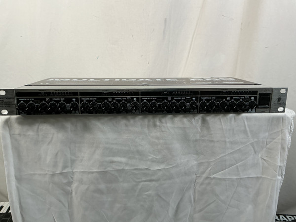 Used Behringer Multicom Pro MDX4400 Compressor