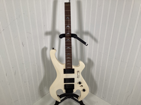 Used LINE 6 VARIAX 500 Vintage Electric Guitar Red 6-String