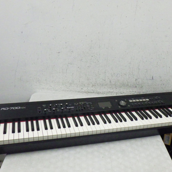 Used Yamaha MOTIF ES8 88-Key Keyboard 88-key