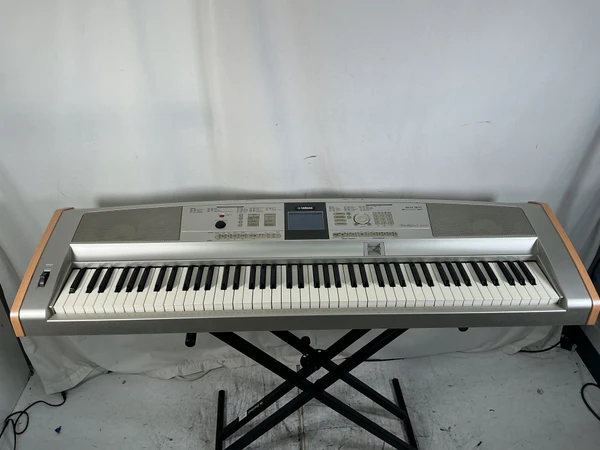 ★動作〇★ 電子ピアノ YAMAHA Clavinova CLP-560 88鍵 Used Yamaha Clavinova CLP-560 Digital Piano - 88-key - Local