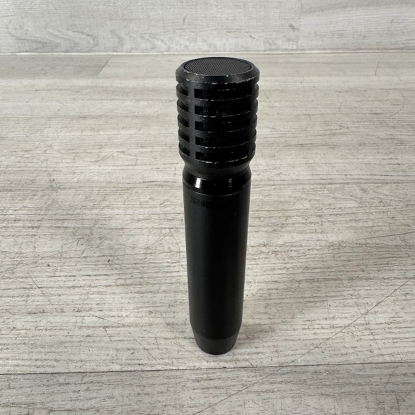 AKG P220 ショックマウント付き ケースなし 外箱なし AKG P220 Project Studio Line コンデンサーマイクロフォン