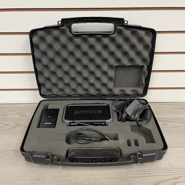 Used SHURE PGX1 / PGX4 GUITAR WIRELESS SYSTEM